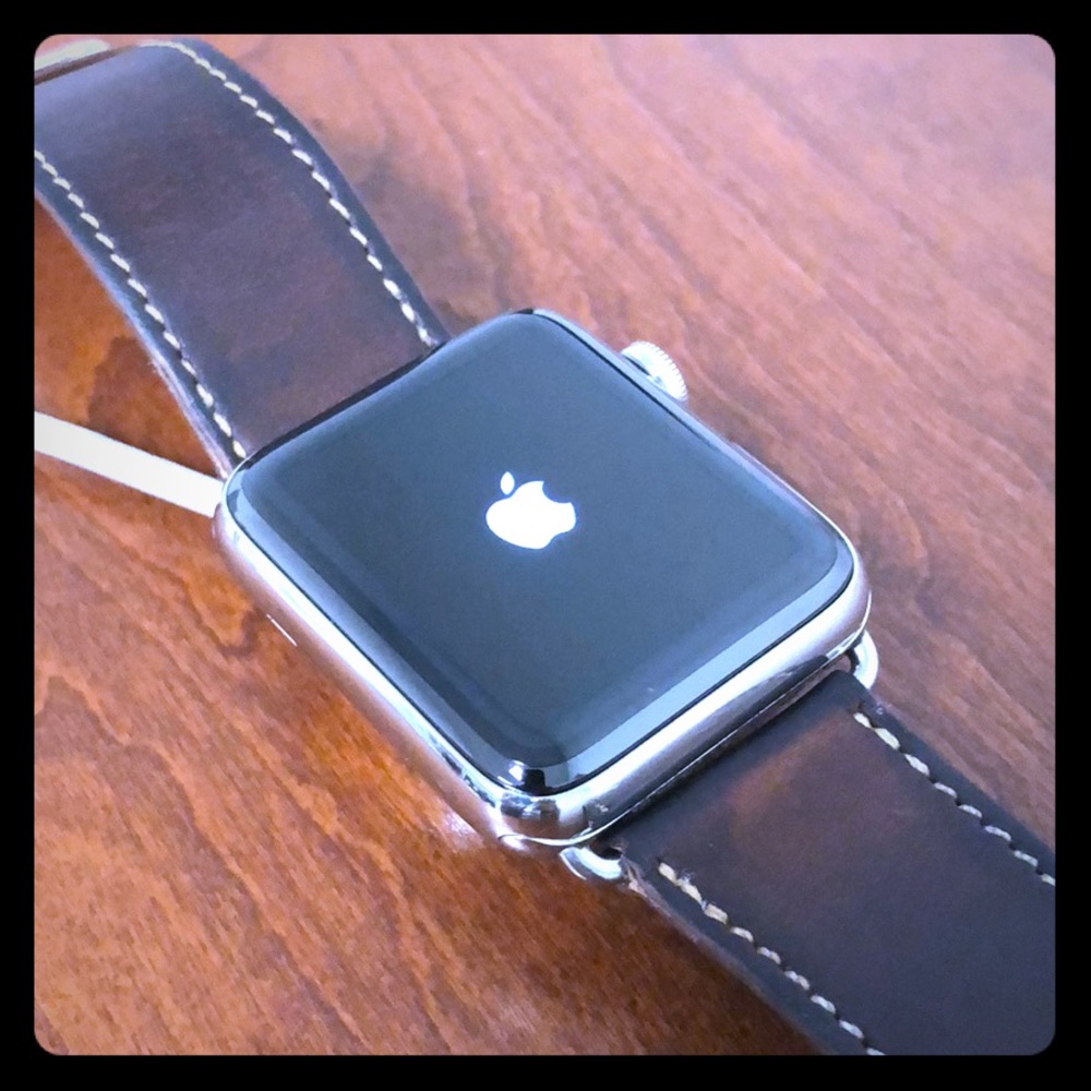 Hermès Apple Watch Series 2 42mm MNQ32CL/A (A1758)